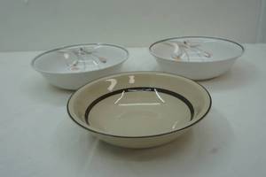 lot 102 image: serving bowls