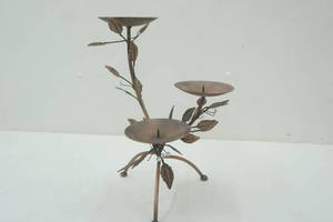 lot 114 image: decor