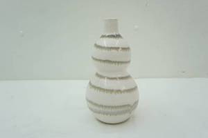 lot 118 image: Asian bottle
