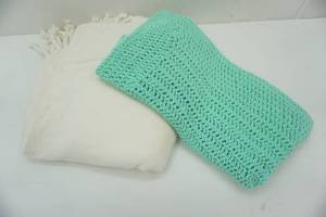 lot 142 image: plush throw