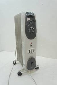 lot 153 image: oil heater
