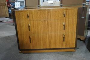 lot 5 image: vintage art deco dresser