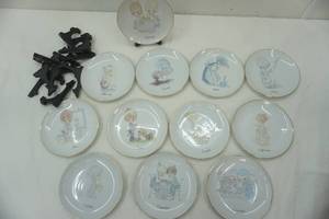 lot 183 image: 1983 Precious moments plates