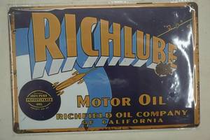 lot 248 image: Rich lube Motor Oil sign