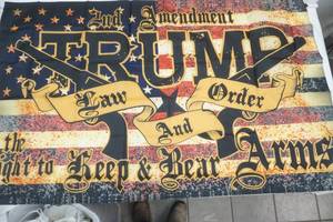 lot 250 image: Trump 2nd Amendment flag