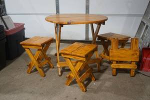 lot 263 image: folding table and chairs