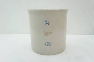 lot 273 image: Red Wing Crock