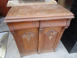 Illinois Cabinet Sewing Machine