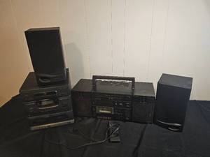lot 155 image: Vintage Optimus Stereo System with Speakers Set