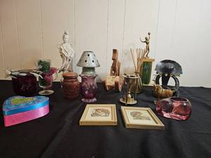 lot 161 image: Assorted Home Decor and Collectibles Lot