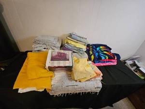 lot 166 image: Lot of Assorted Blankets and Beddings