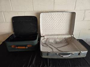 lot 40 image: Vintage Suitcase and Green Rolling Luggage Set