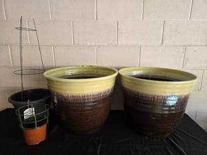 lot 42 image: Set of Frost Resistant Planters with Tomato Cages