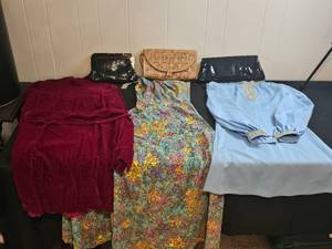 lot 198 image: Vintage Womens Clothing and Handbag Lot