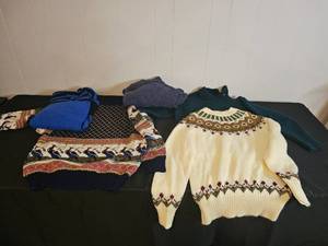 lot 203 image: Assorted Lot of Sweaters Approx SZs between L - XXL