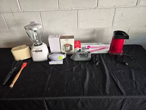 lot 350 image: Assorted Household and Small Kitchen Appliances Lot