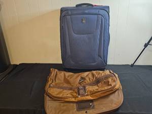 lot 221 image: Ricardo Beverly Hills Spinner Suitcase and Ghurka Garment Bag