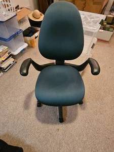 lot 235 image: Ergonomic Office Chair with Adjustable Armrests