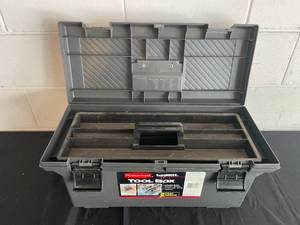 lot 28 image: Rubbermaid Roughneck Tool Box with 2 Tray Design