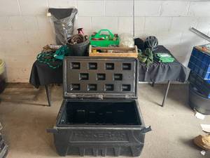 lot 270 image: Horse Tack and Supplies Bundle