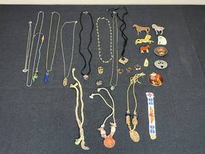 lot 67 image: Assorted Jewelry and Brooches Collection