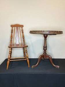 lot 87 image: Antique Wooden Chair and Round Pedestal Table