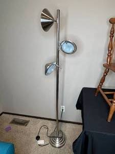 lot 88 image: 65-Inch Chrome Adjustable Floor Lamp