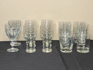 lot 110 image: Lot of Assorted Glassware Including Goblets and Tumblers - 18 Pieces