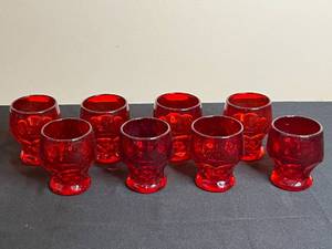 lot 280 image: Set of 8 Vintage Red Glass Tumblers