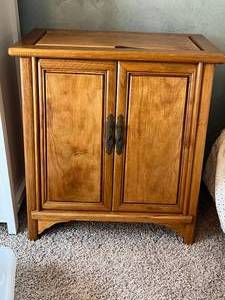 lot 329 image: Wooden Cabinet with Shelving