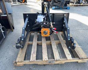 lot 117 image: 3-Point Hitch Adapter
