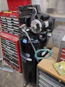 lot 31 image: Industrial Air 155 PSI Compressor, Model ILA3606056, Cast Iron Single Stage