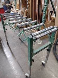 lot 70 image: General Internatl Roller Stand, four lockable 4 swivel casters & adjustable height legs 23 to 36