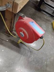 lot 151 image: ReelWorks 33 Ft 16AWG Retractable Cord Reel CR605103S