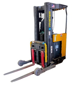 lot 10 image: 2006 Hyster Electric Fork Lift Truck, Batteries new in 2020 only about 50 hours, Model N40FR with side shifter and forks. Sunlight battery. SN138H03732S