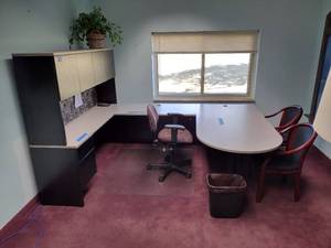 lot 11A image: U-Shaped Desk with Hutch, 2 side chairs, 1 office chair and floor protector.