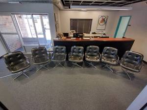 lot 101A image: (7) Vintage Mid-century Steelcase swivel armchairs with tufted backseat.