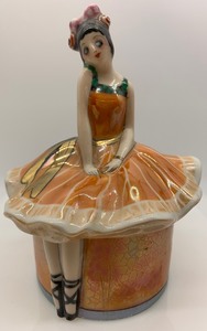 lot 49 image: Vintage Art Deco NORITAKE Vanity Container Ballerina