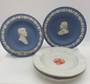 lot 57 image: Pair of WEDGEWOOD BLUE JASPERWAR with Pair of Hotel De lEurope Ashtrays