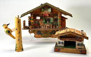 lot 130 image: VINTAGE WOODEN GERMAN Shadowbox, Miniature Chalet Diorama and Folk Art Toy