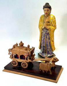 lot 134 image: Indian HAND CARVED WOODEN Asian Figurine and Vintage Asian Bullock Cart