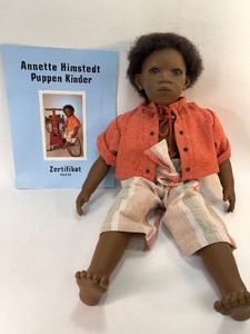 lot 24 image: ANNETTE HIMSTEDT - Summer Dreams - PEMBA Doll 2292 - Germany #2