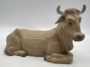 lot 171 image: NAO By LLADRO - Nativity Cow