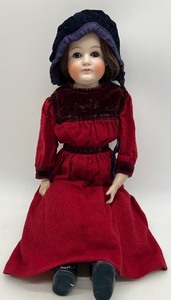 lot 2 image: Antique Early Kestner Bisque Doll - Mold 8 - Germany