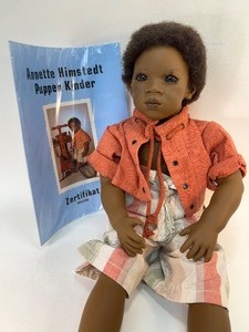 lot 21 image: ANNETTE HIMSTEDT - Summer Dreams - PEMBA Doll 2292 - Germany #1