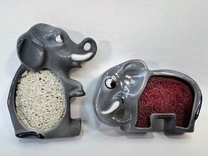 lot 156 image: The BECKHARD LINE - Germany - Stamp Moistener - Pair of Elephants