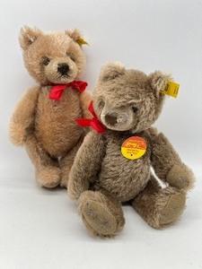 lot 207 image: Pair of STEIFF Jointed Teddy Bears - Germany - 020226 - With Original Tags - Browns