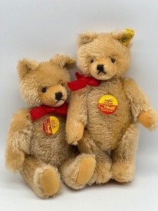 lot 206 image: Pair of STEIFF Jointed Teddy Bears - Germany - 020126 - With Original Tags - Tan