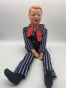 lot 78 image: Vintage 1980s WC FIELDS Ventriloquist Dummy Doll by EEGEE
