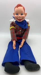 lot 81 image: Vintage HOWDY DOODY Ventriloquist Doll (No Hat)